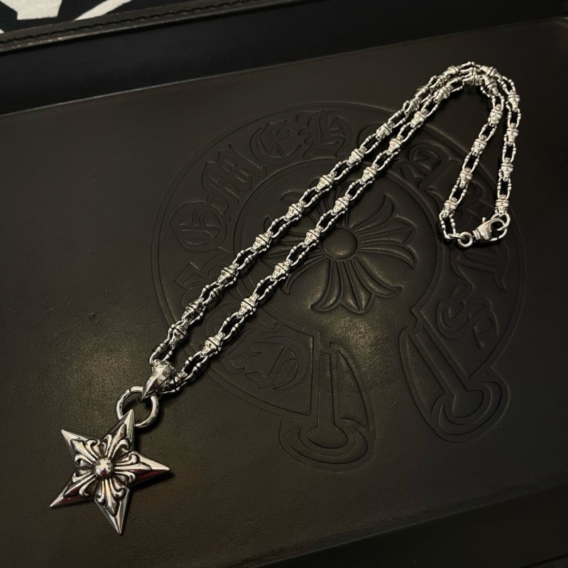 Ch*0me He**ts necklaces